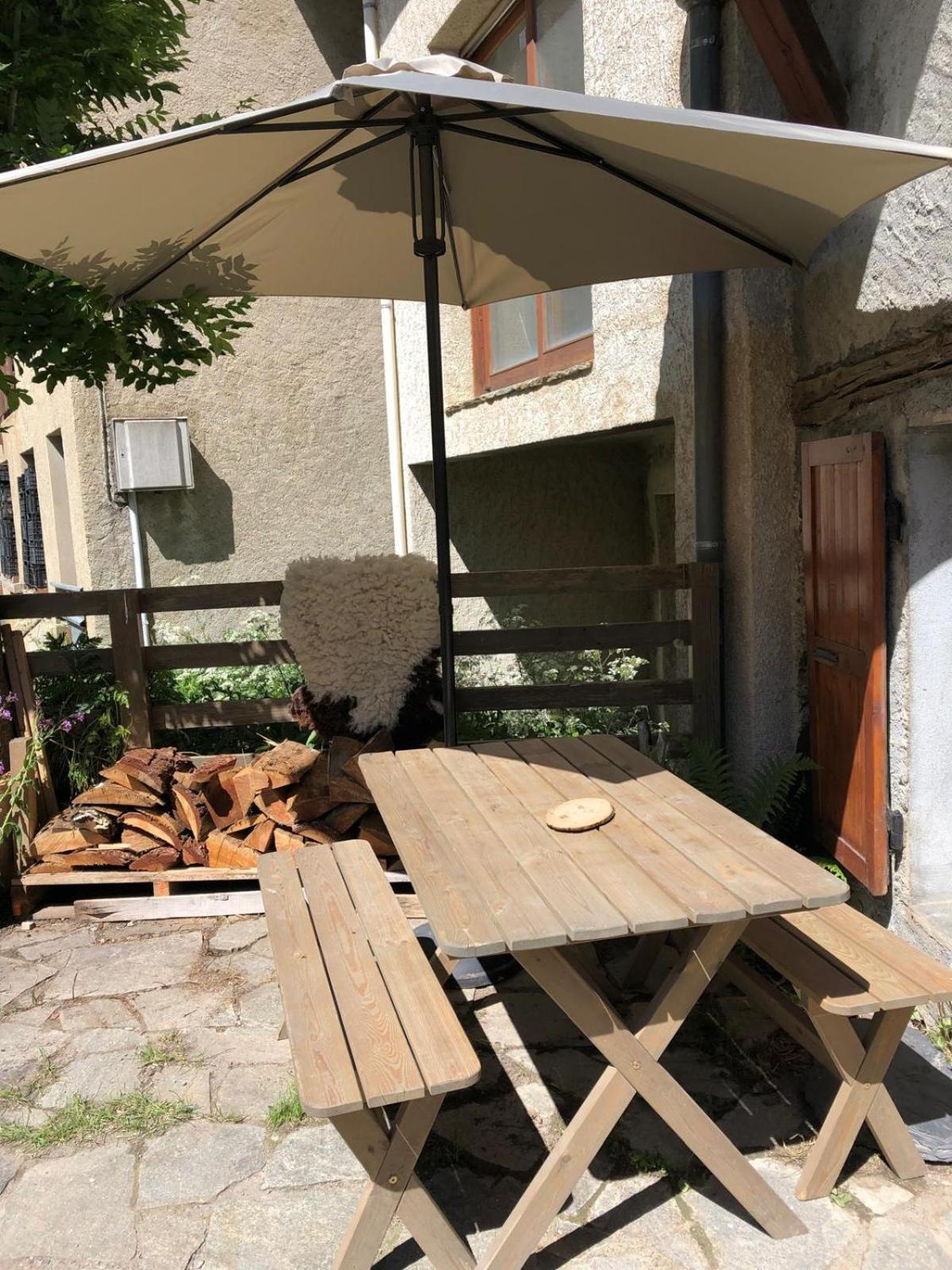 Mon Roc - Maison De Montagne Atypique Avec Vue Ла Грав Екстериор снимка